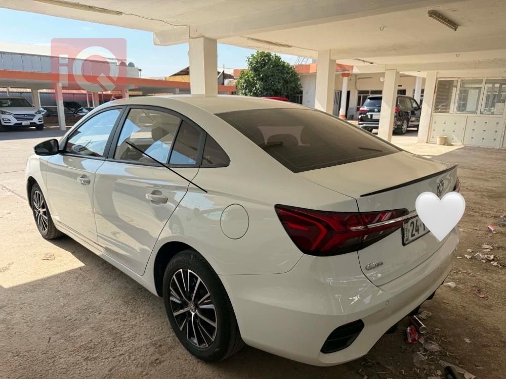 MG 5 Plus